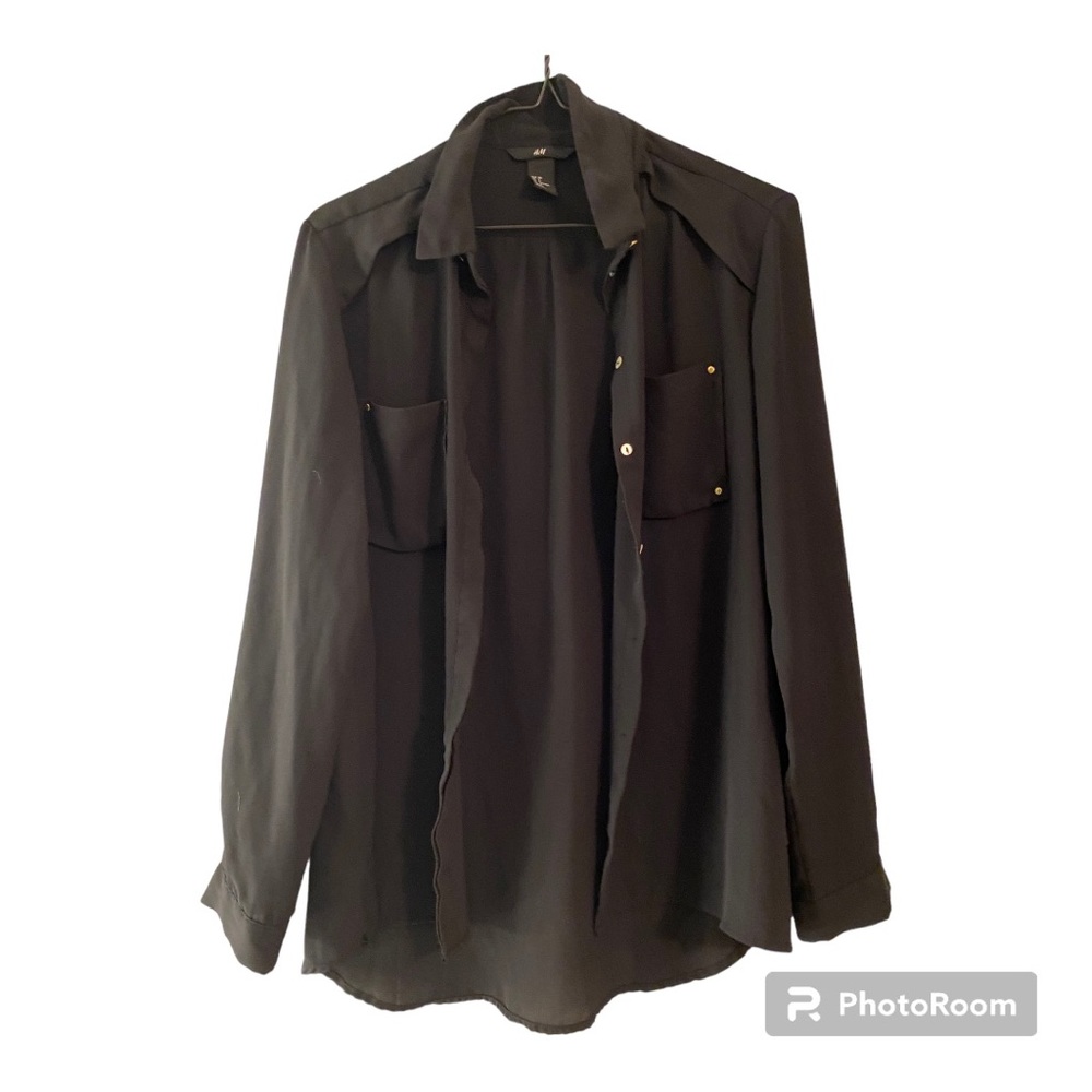 Black H&M shirt